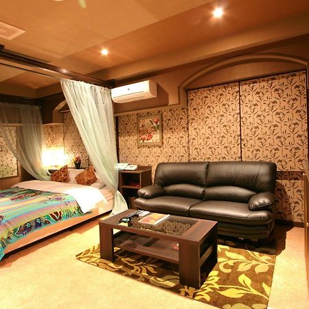Sari Seki Inter (Adults Only) Hotel Kameyama Bagian luar foto