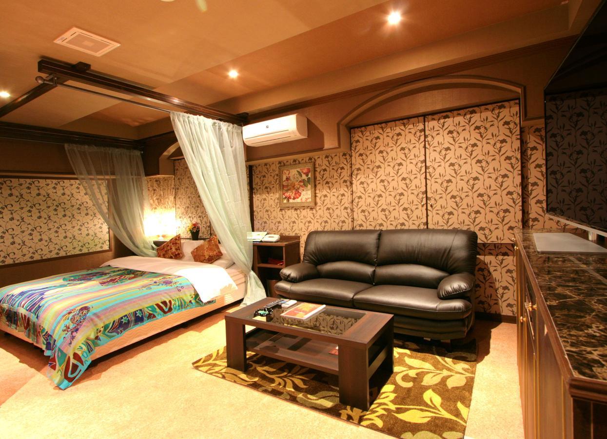 Sari Seki Inter (Adults Only) Hotel Kameyama Bagian luar foto