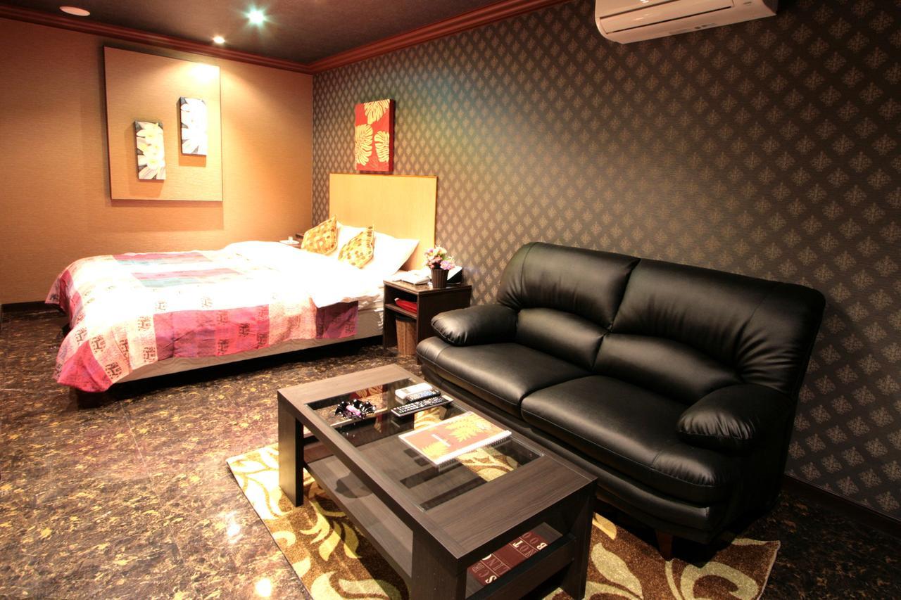 Sari Seki Inter (Adults Only) Hotel Kameyama Bagian luar foto